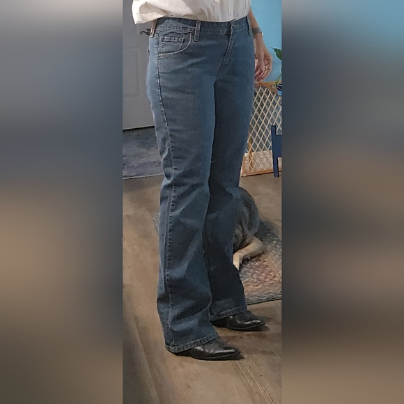 Levi Strauss Signature Low-Rise Bootcut Jeans – Size 14 - Picture 1 of 8